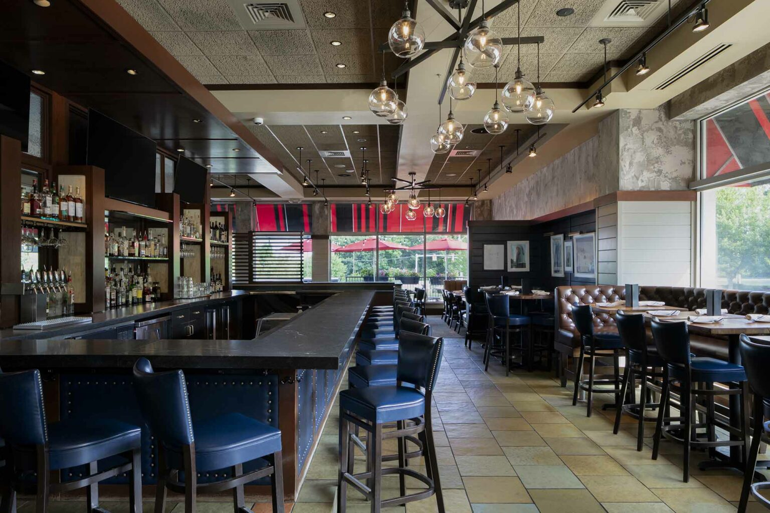 Burtons Grill & Bar in MA North Andover