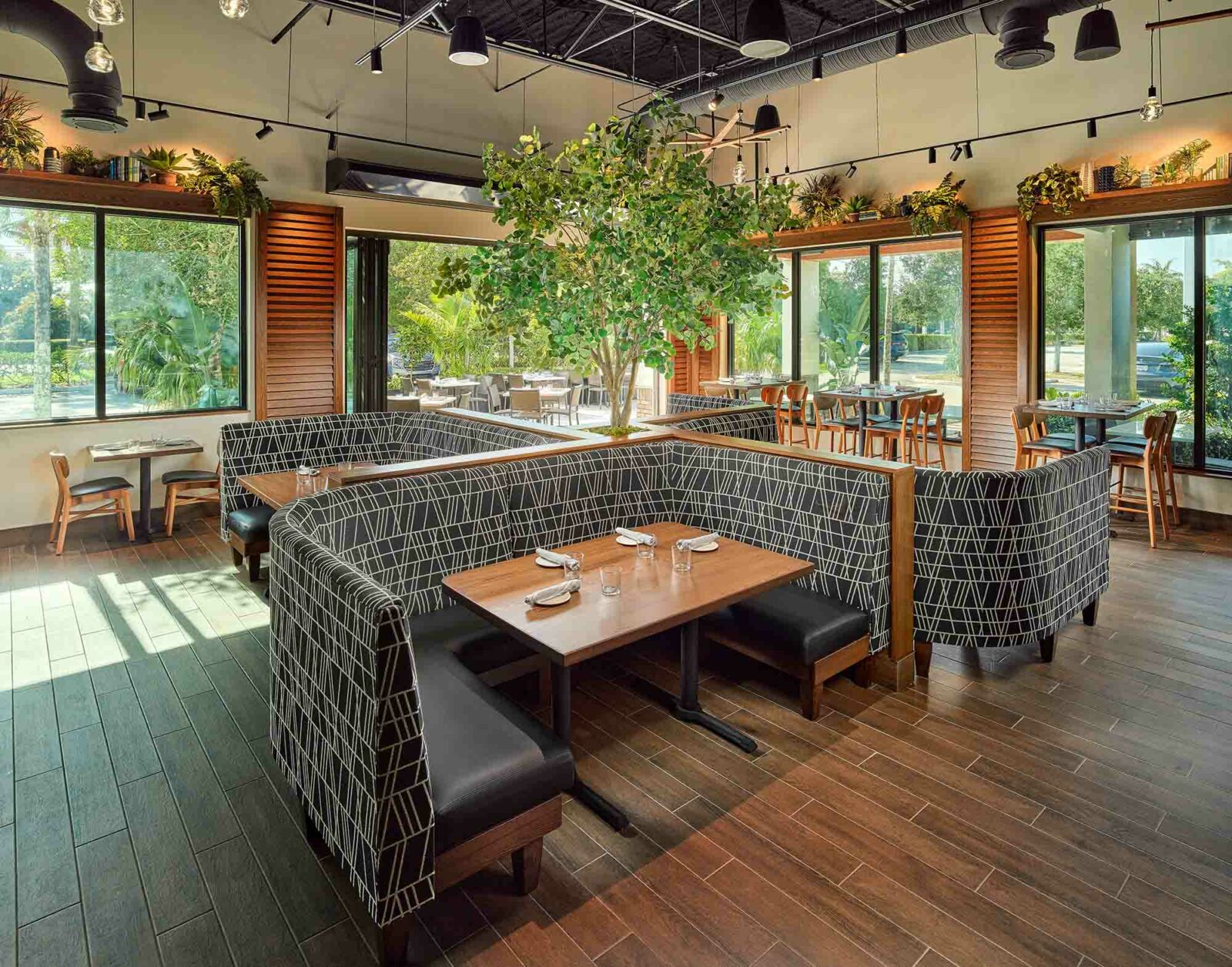 View of the dining room area at Burtons Grill in Plantation, FL.