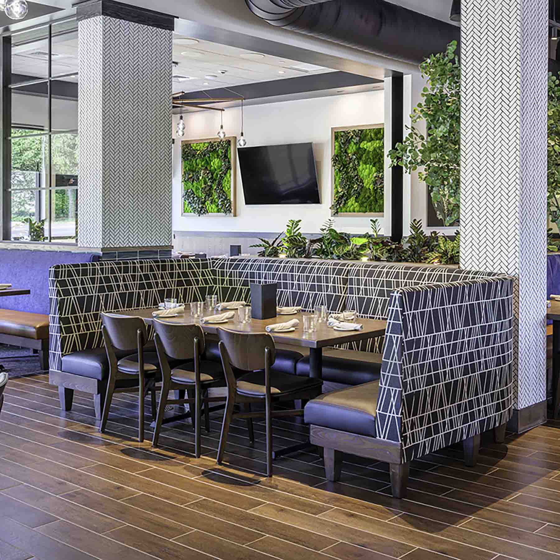 Dining room at Burtons Grill in Birkdale, NC.